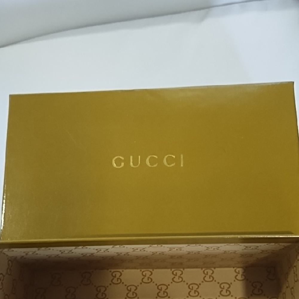 Gucci Black Sunglasses with Gold Case - Picture 10 of 10
